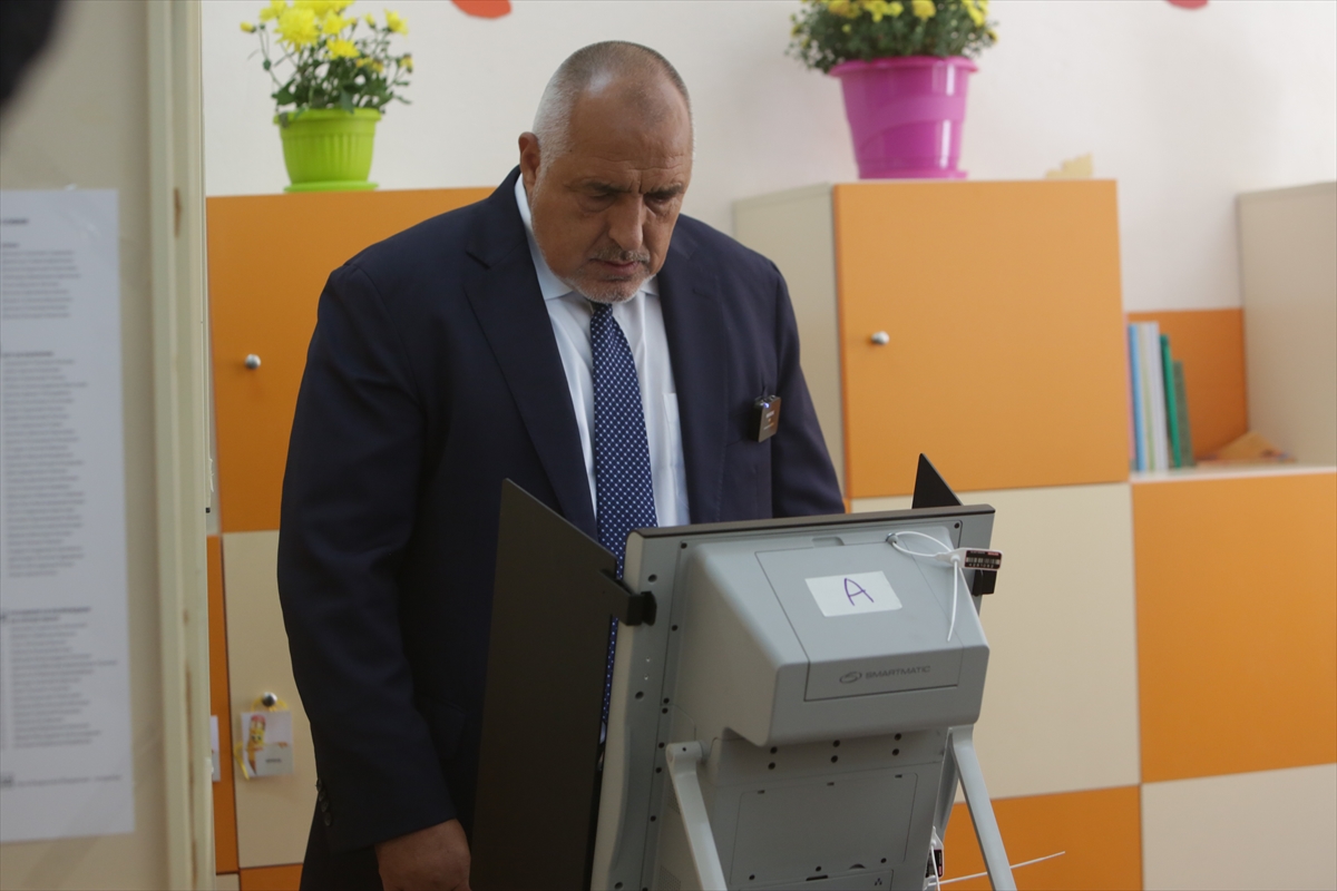 Bulgaristan parlamentosuna 7 parti girdi