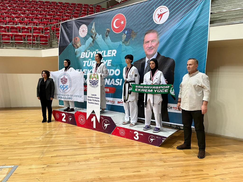 Taekwondo’do Türkiye üçüncülüğü