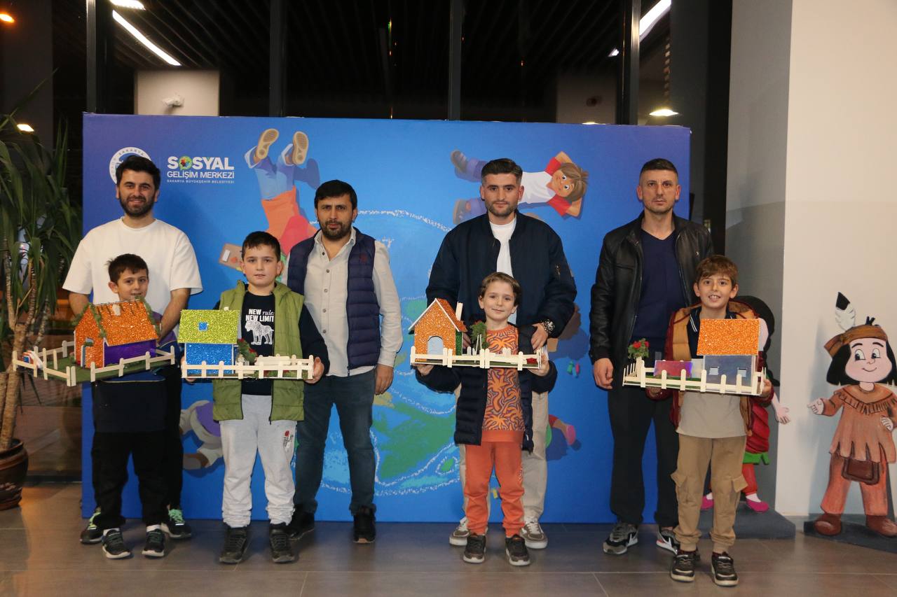 Babalar ve çocukları ile atölyelerde buluştu