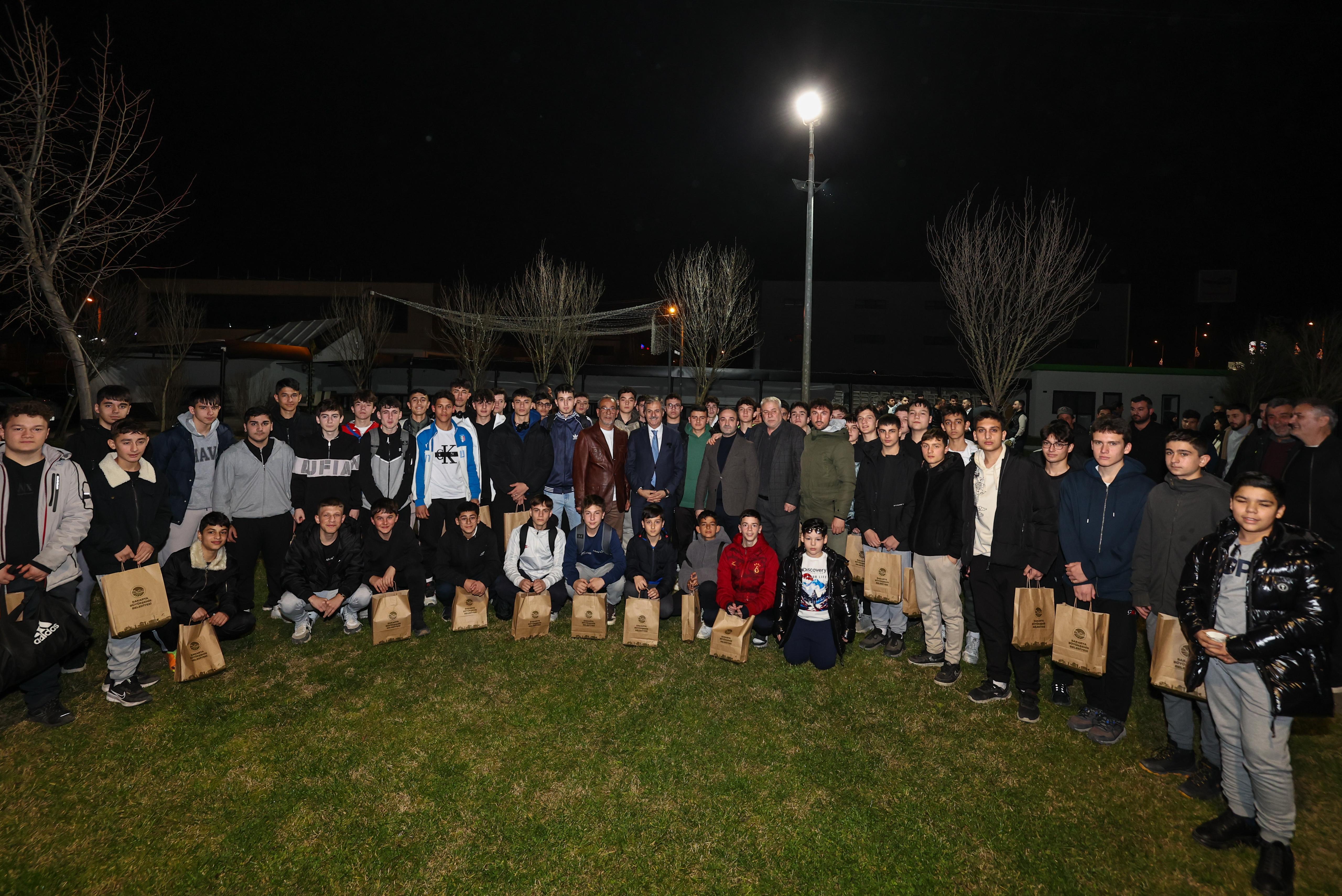 Yusuf Alemdar Erenler’de gençlerle buluştu