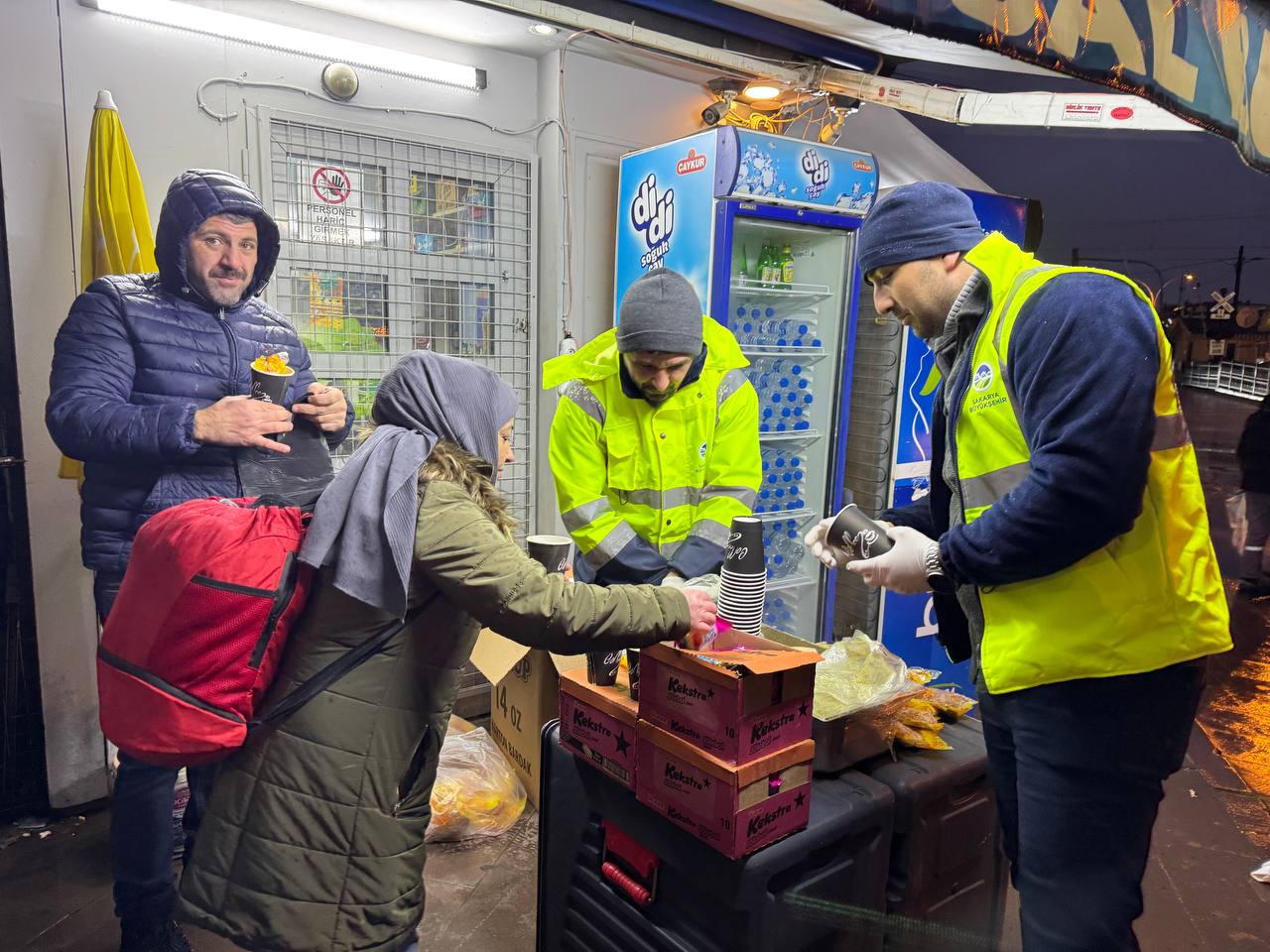 Çorba ikramıyla yürekleri ısıttılar