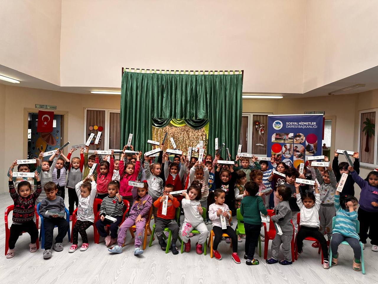 Çocuklara eğlenerek öğreniyor