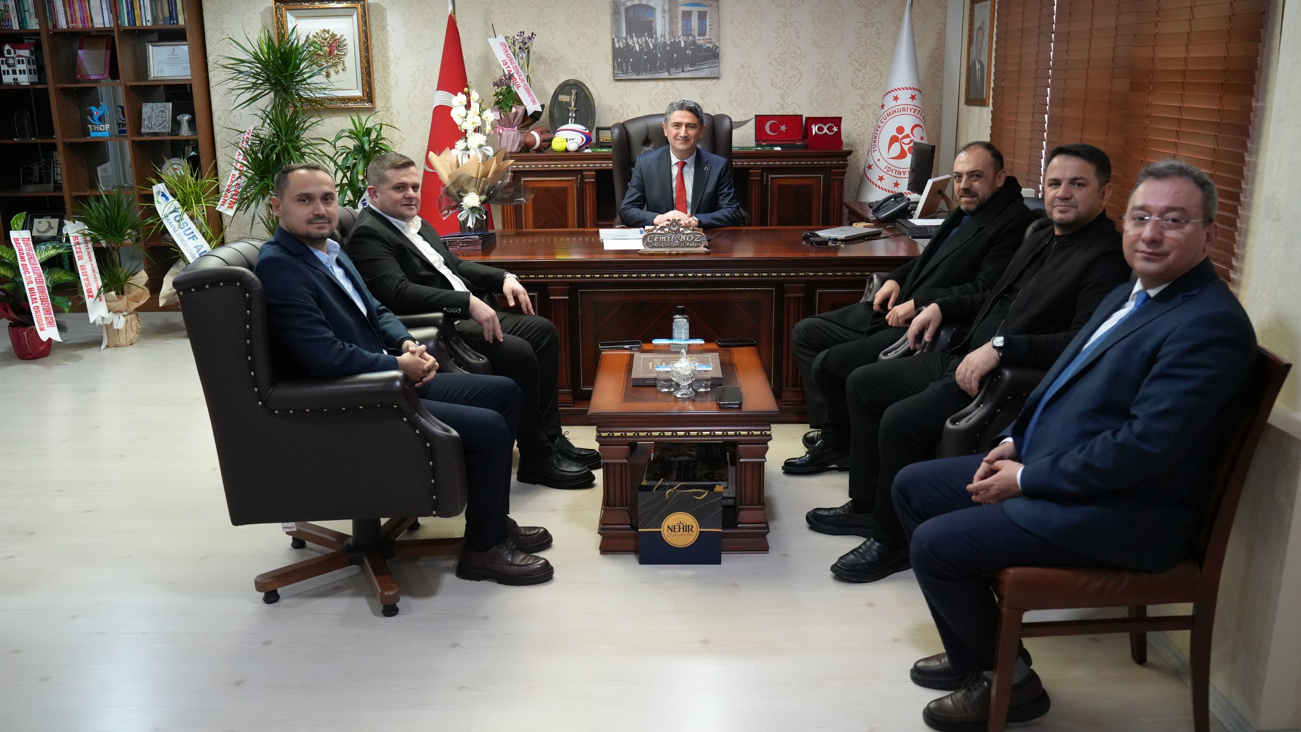 Yeni müdüre tebrik ziyareti