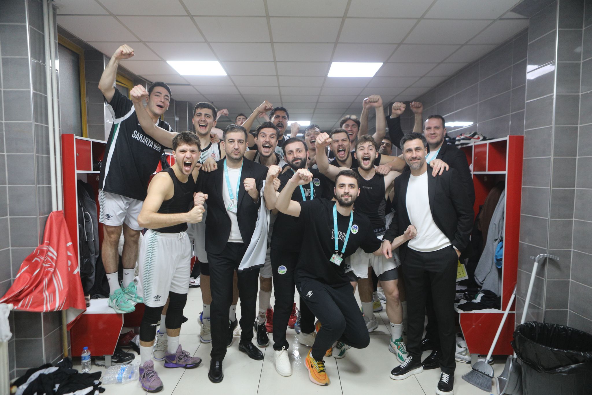 Büyükşehir basketbol Play-Off biletini kaptı