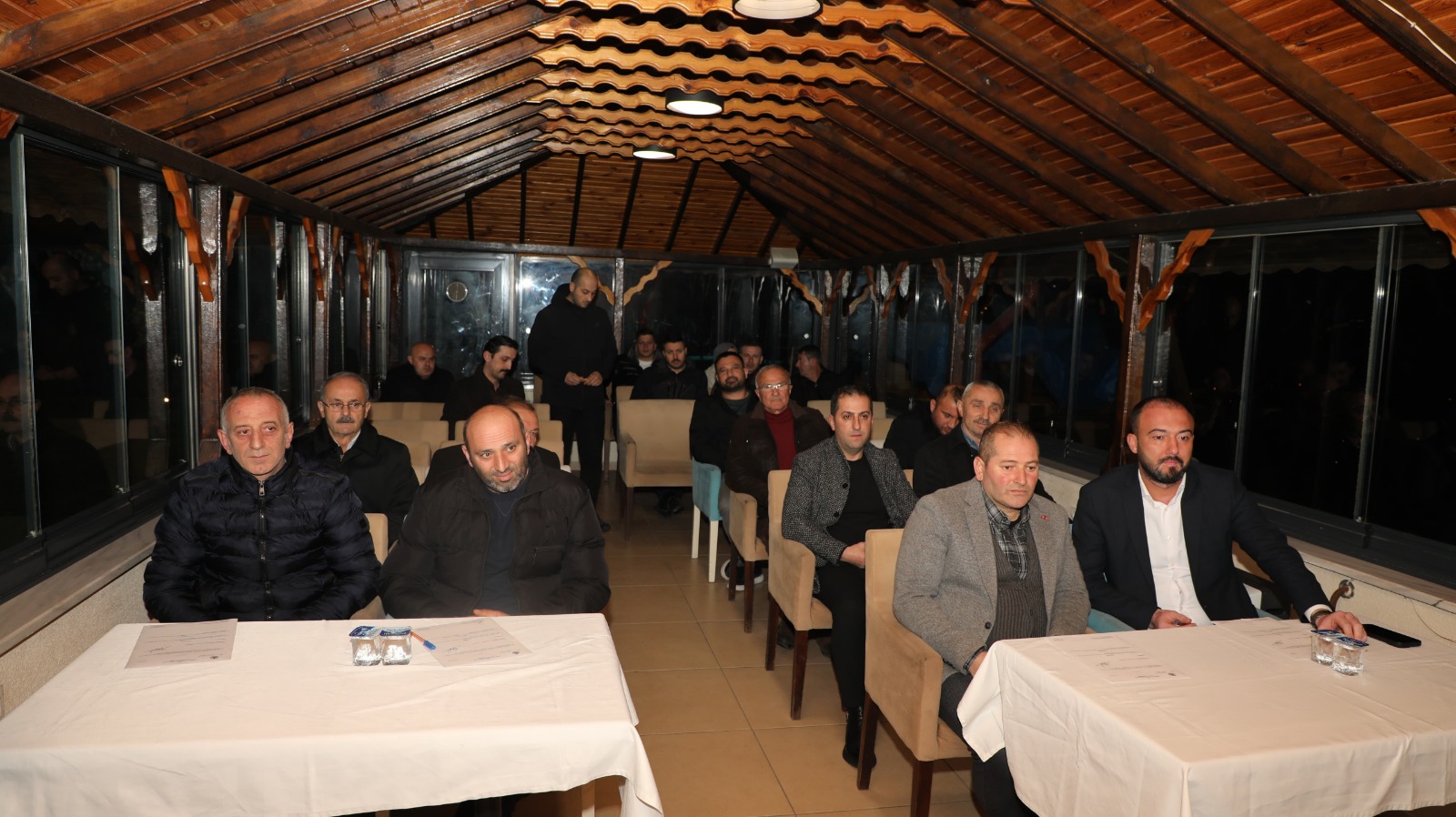 Ferizli’de önce iftar sonra toplantı