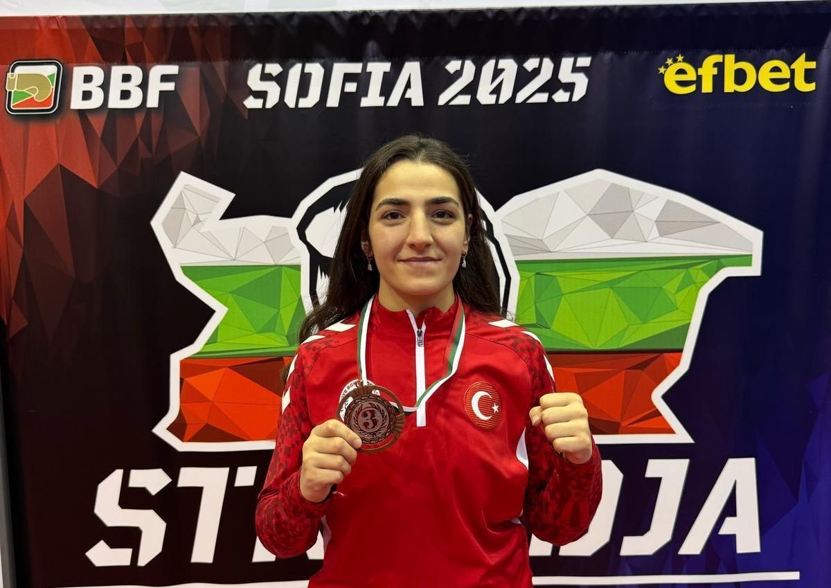 Bulgaristan’dan madalyayla döndü