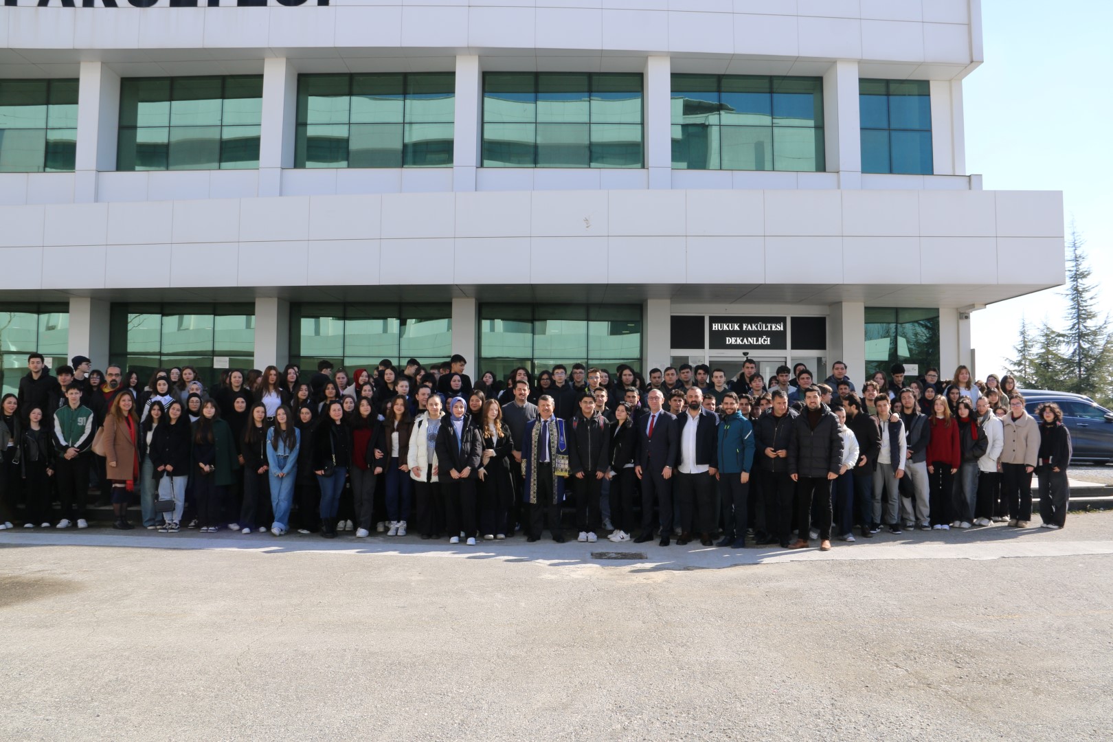 Hukuk'tan “Geleceğime Yön Veriyorum” Projesi