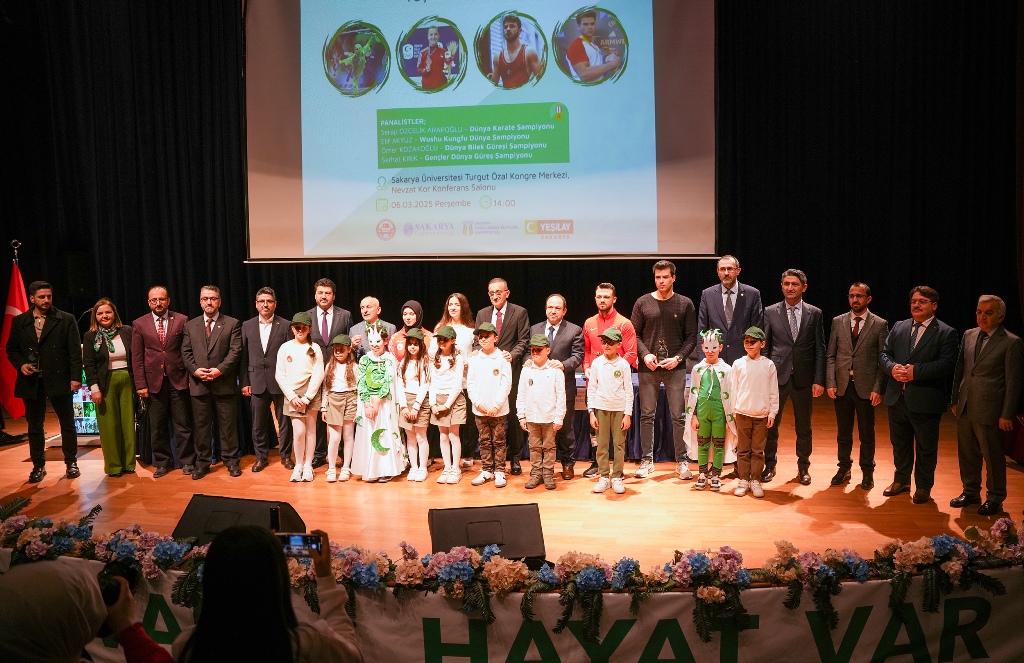 Şampiyon sporcular Yeşilay için geldi