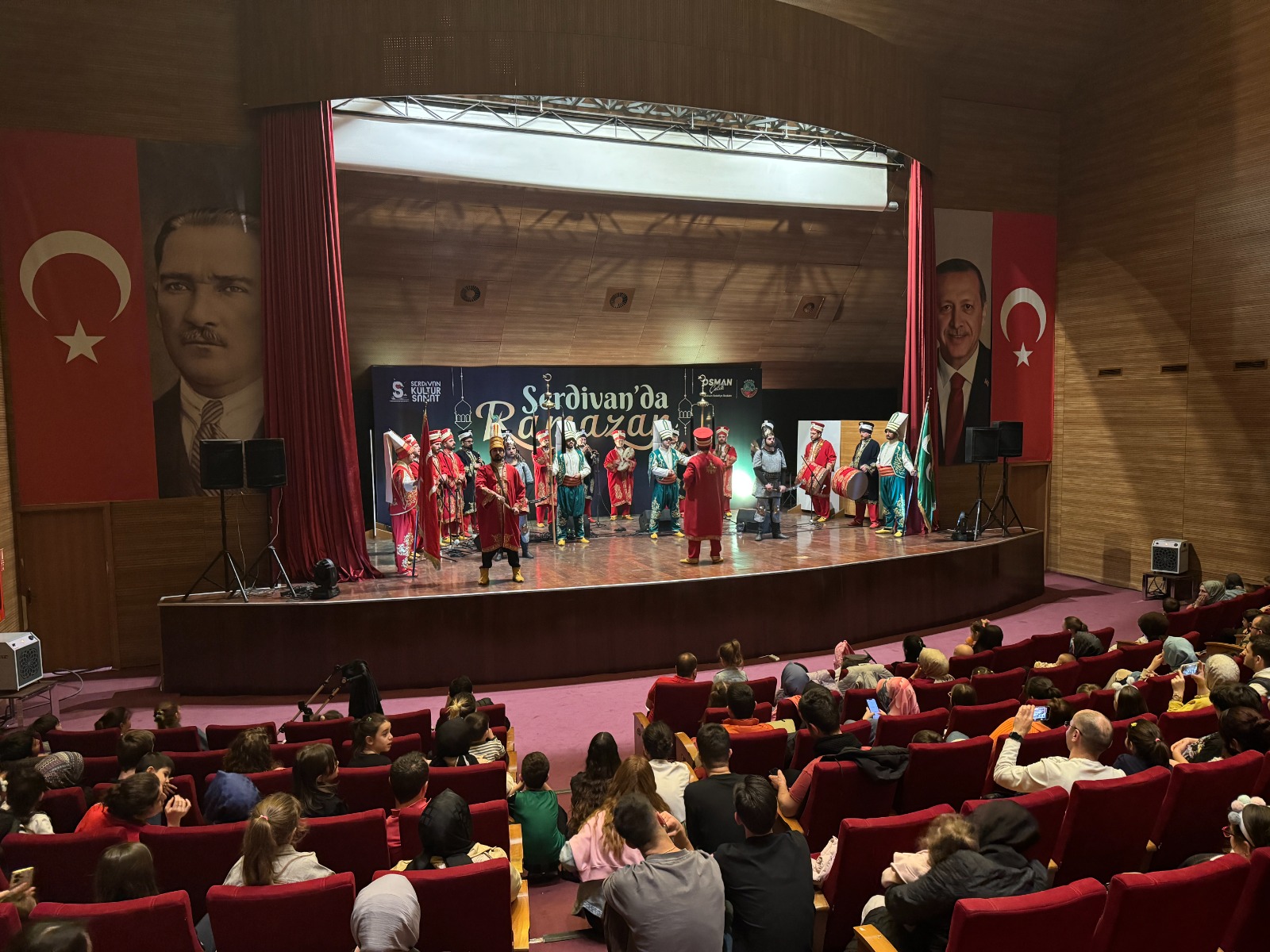 Miniklere oyun büyükere mehteran