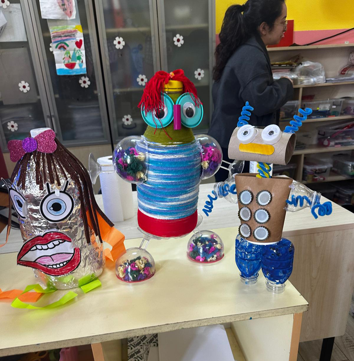 Sıfır atıktan oyuncak robotlar