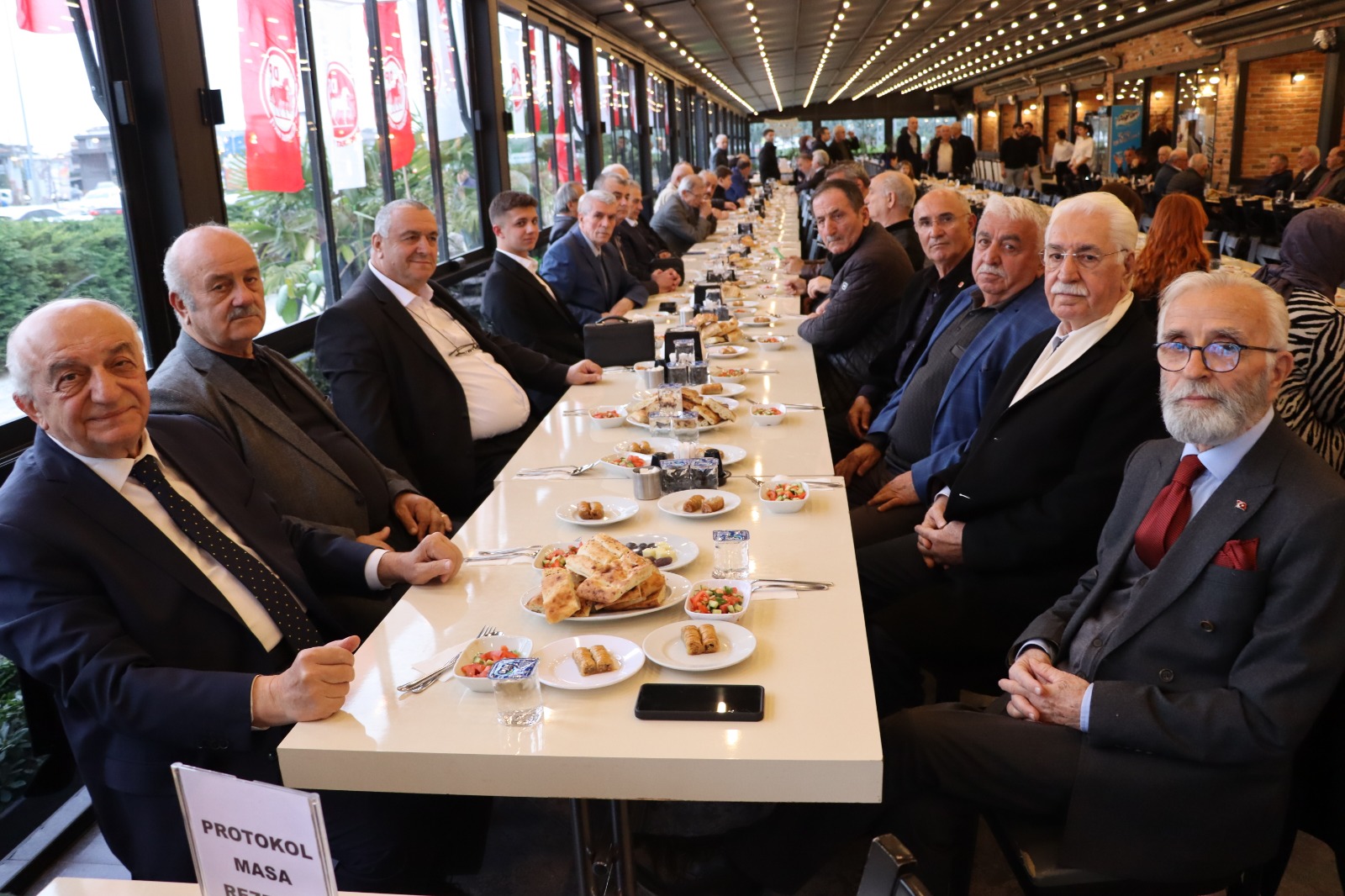 Gültekin Uysal Sakarya'da partilileriyle buluştu