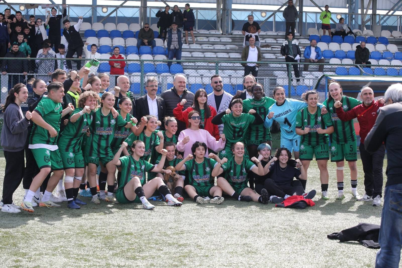 Sakarya Kadın Futbol Takımına tebrik