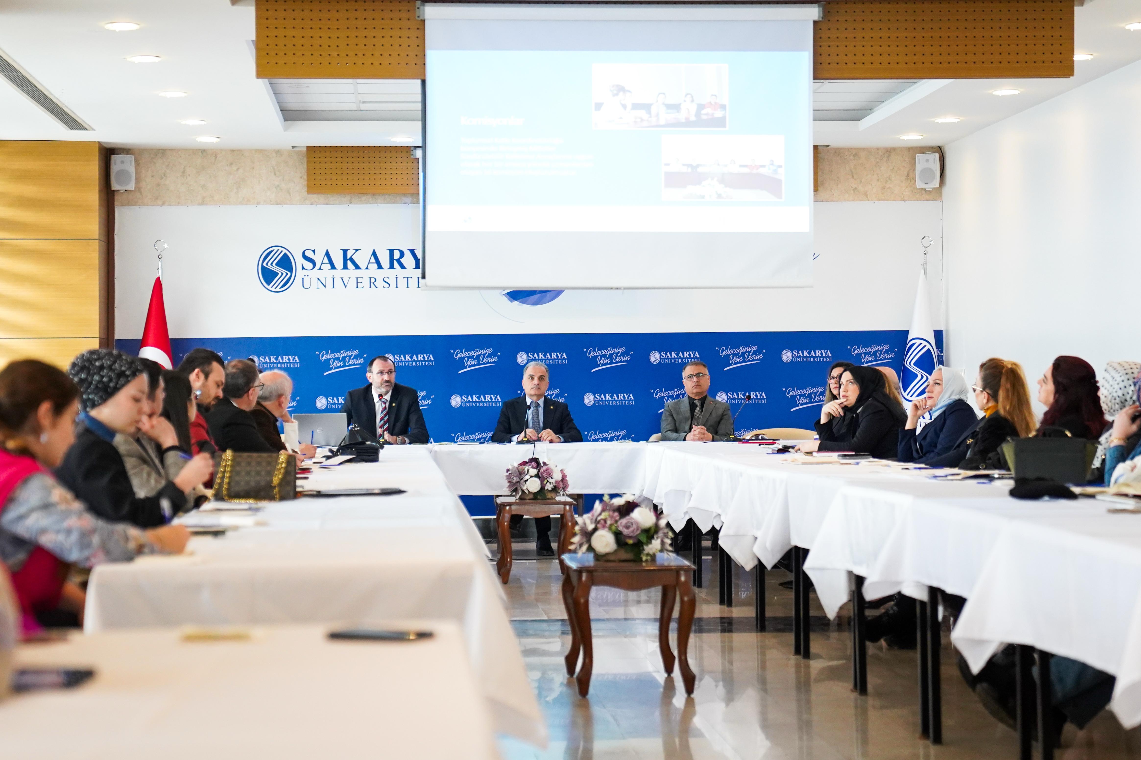 SAÜ'nün toplumsal katkısı ele alındı