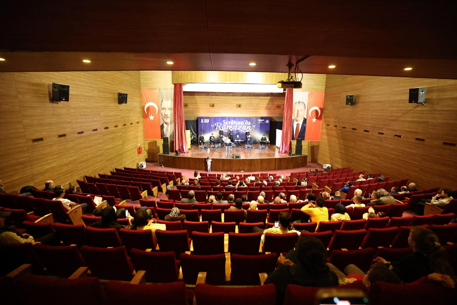 Serdivan'da Ahmet Gencer Sahne Aldı