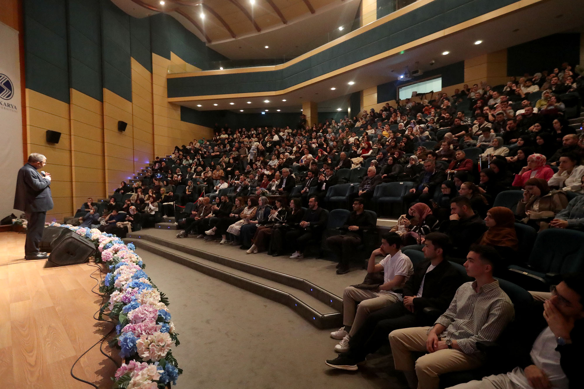 Hayati İnanç Sakarya'da sohbete geldi