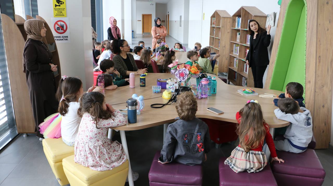 Minikler Kütüphaneler Haftasını kutladı