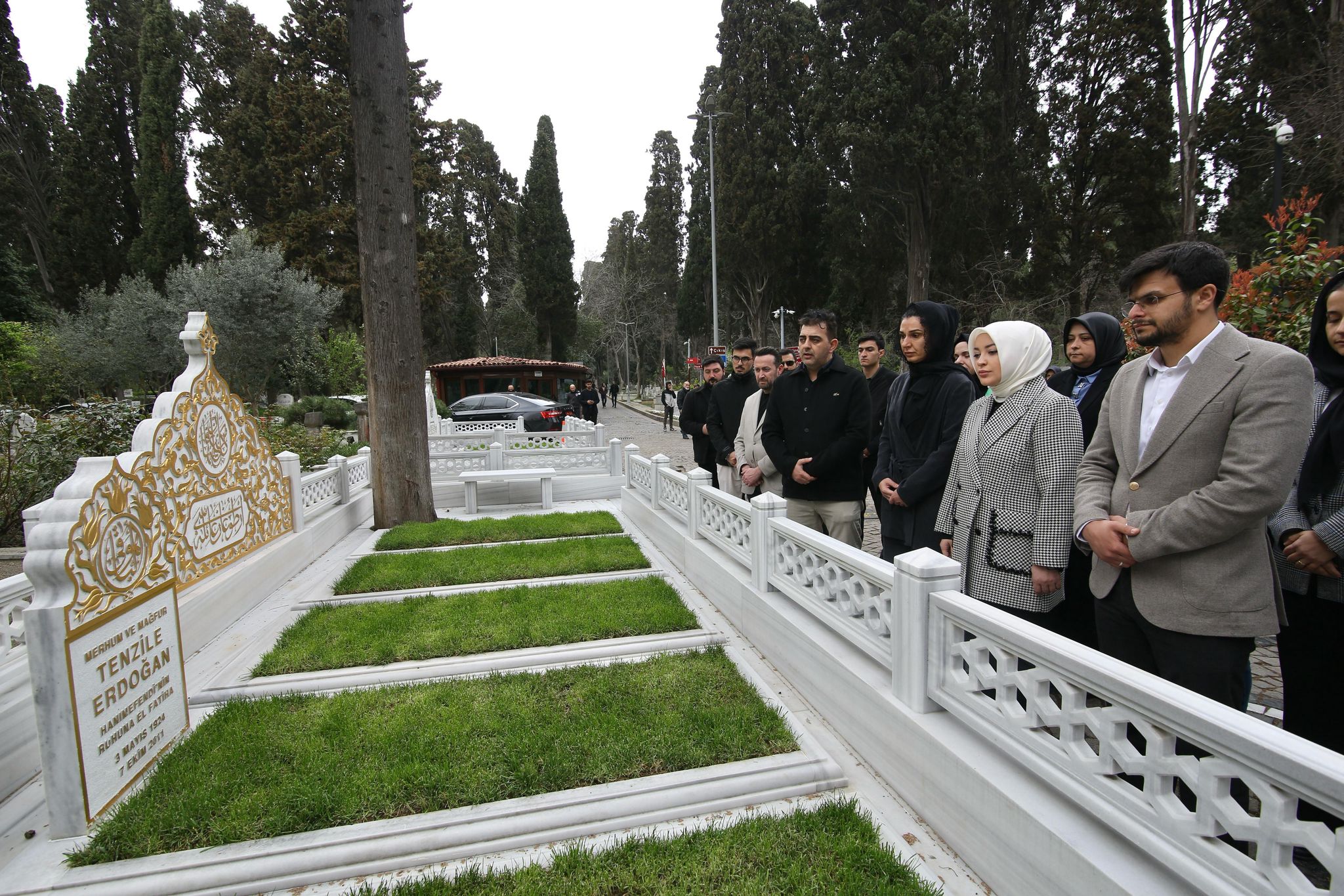 Tenzile Erdoğan’ın kabrinde duygulu ziyaret