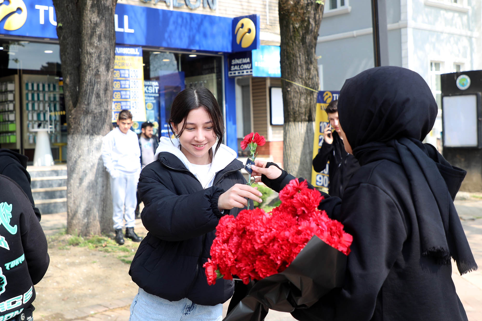 Yüzlerde tebessüm oluştu