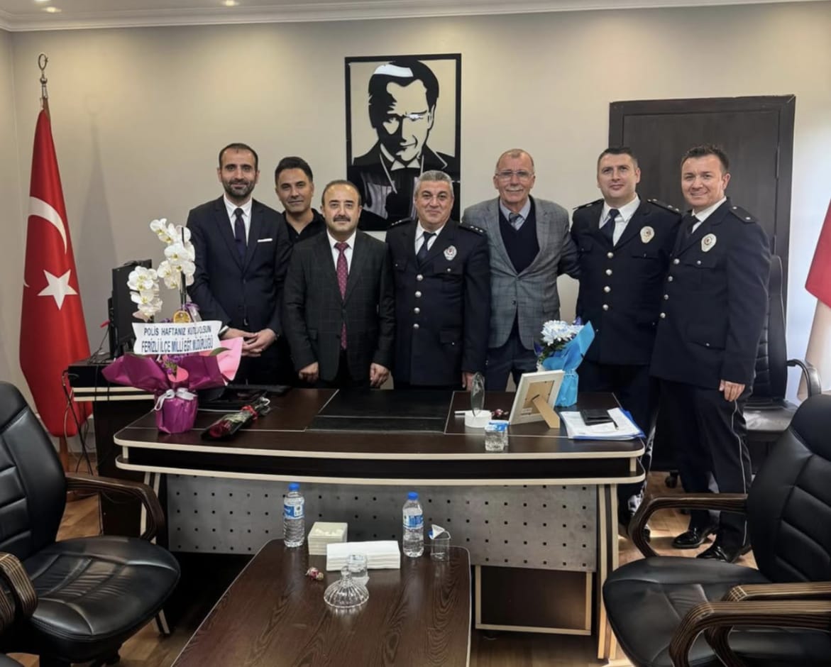 Ferizli'de Polis Teşkilatına kutlama
