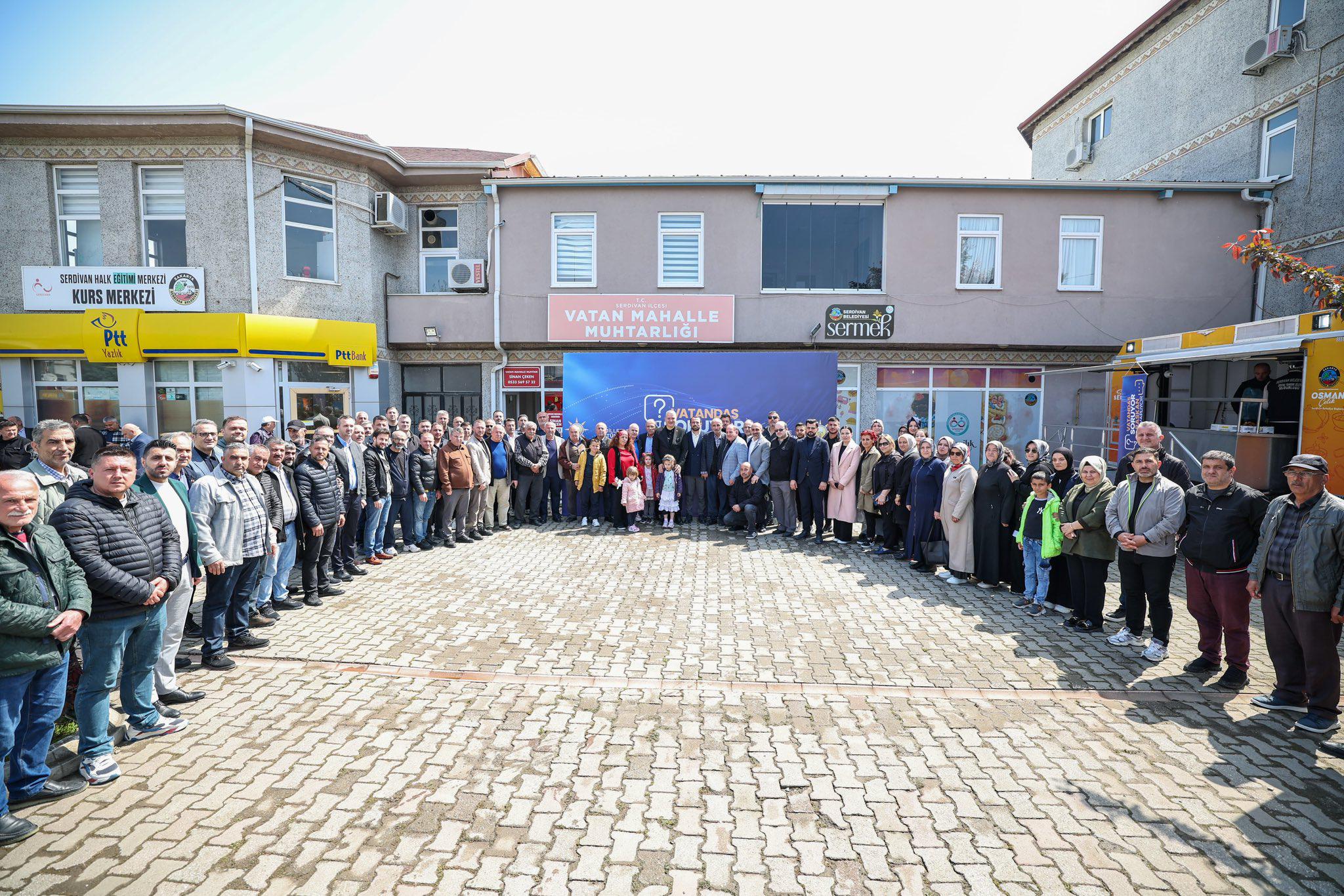 CHP’de Yolsuzluk AK Parti’de Hizmet Var