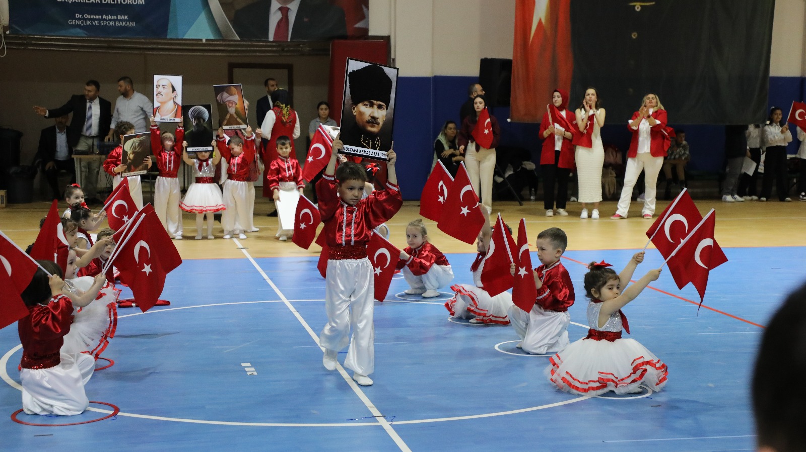 Ferizli'de 23 Nisan Coşkusu yaşandı