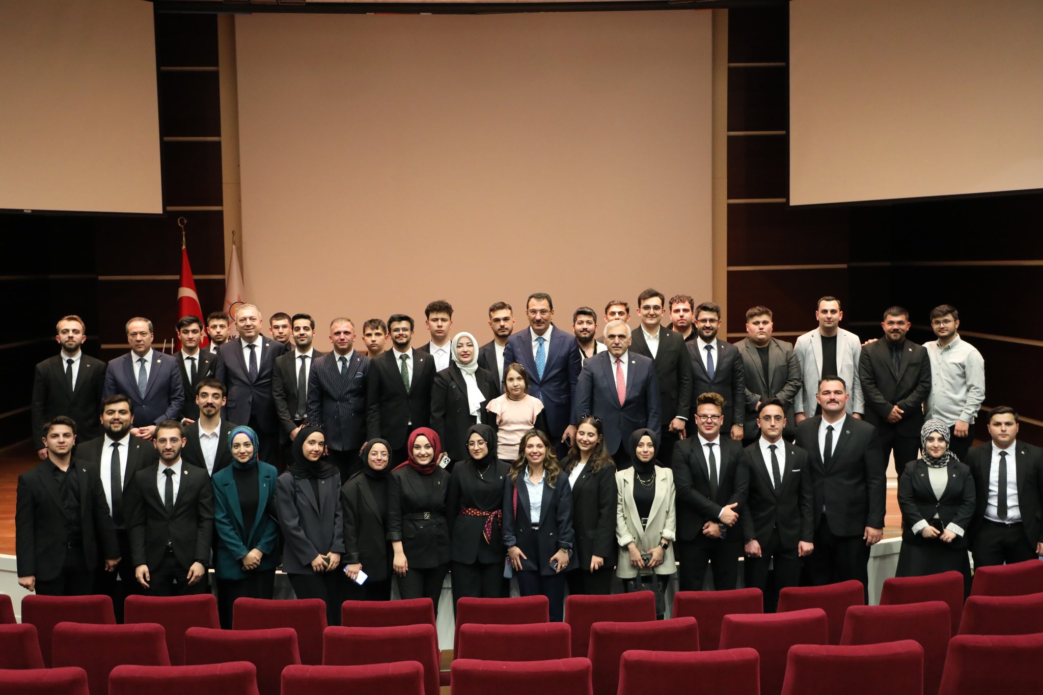 Sakarya Gençlik Ankara’da Sahne Aldı