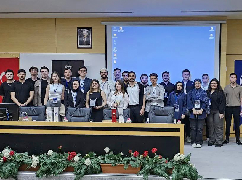 Öğrenciler Teknoloji Zirvesi'nde buluştu