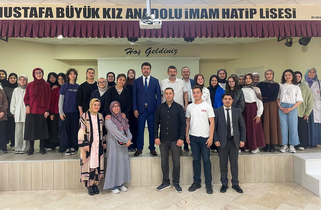 Rektör Sarıbıyık liseli öğrenciler ile buluştu