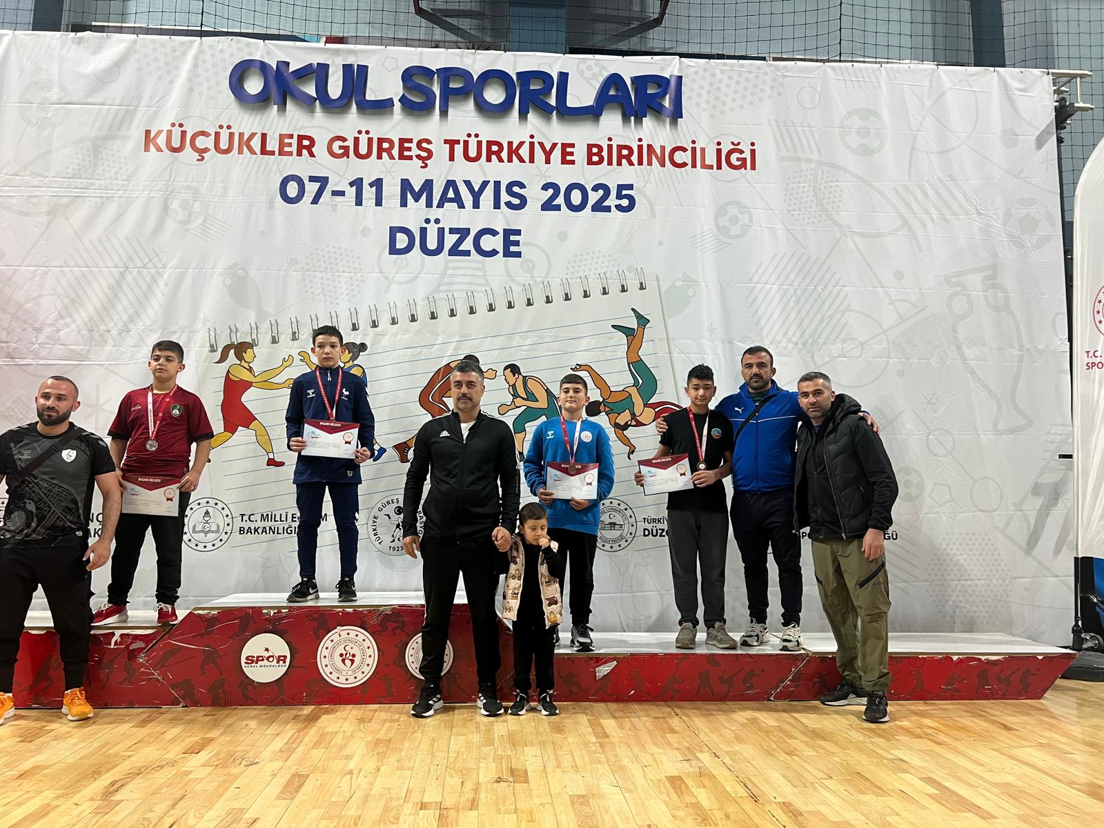 Serdivanlı Güreşçilerden Büyük Başarı