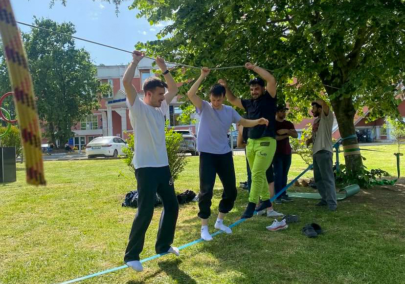 Slackline etkinliği ile dengeyi buldular