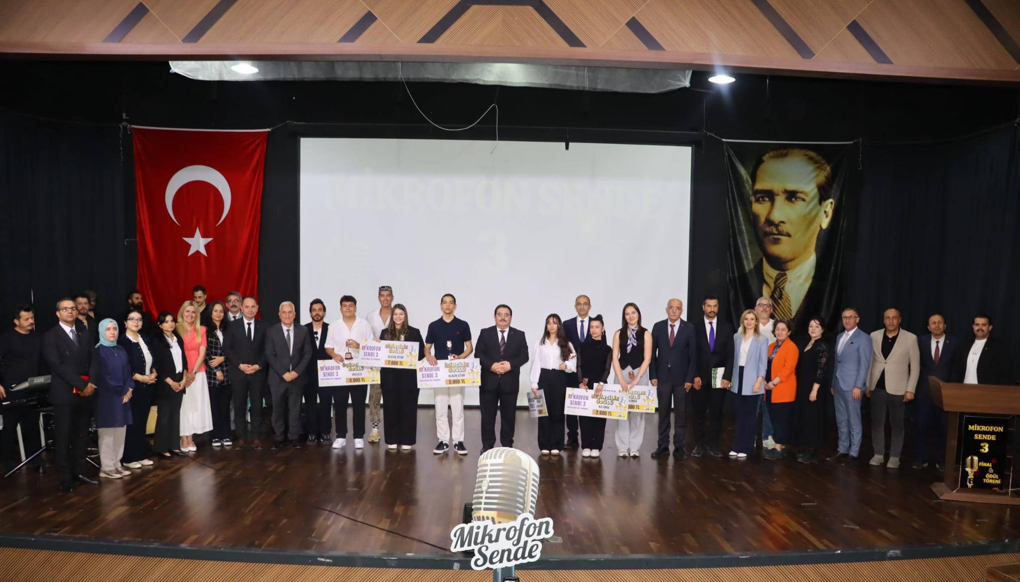 MİKROFON SENDE 3'te ödül heyecanı yaşandı