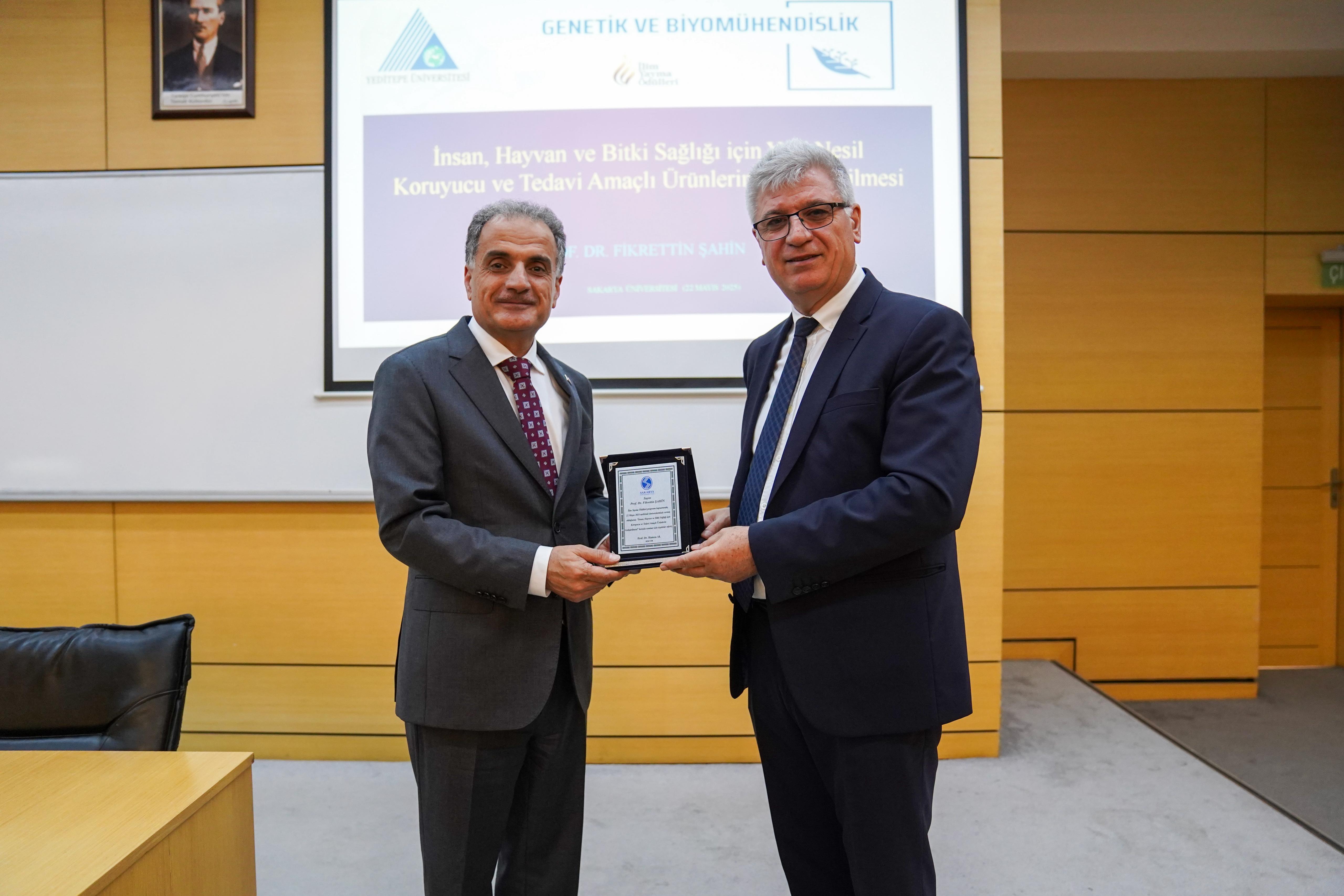 Prof. Dr. Fikrettin Şahin SAÜ'deydi