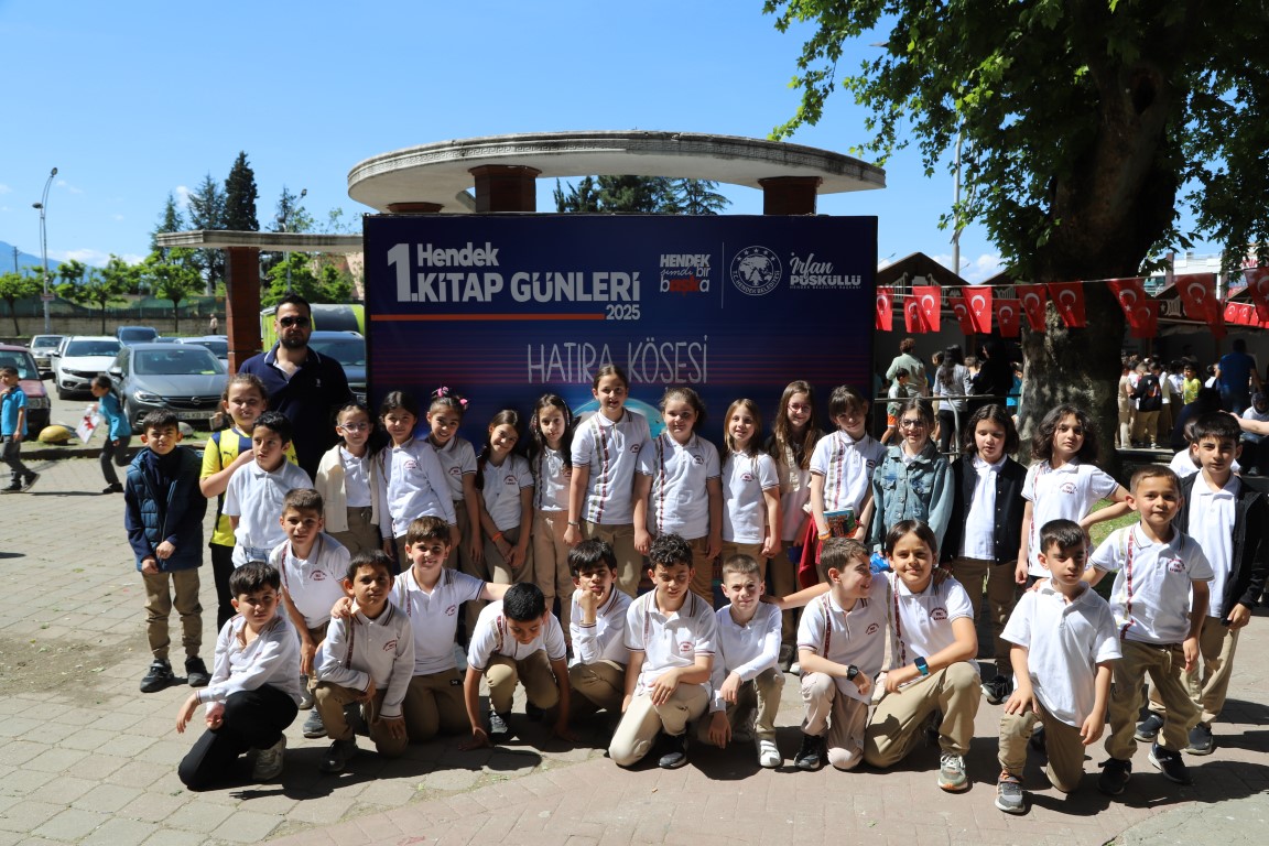 KİTAPSEVERLER HENDEK’TE BULUŞTU