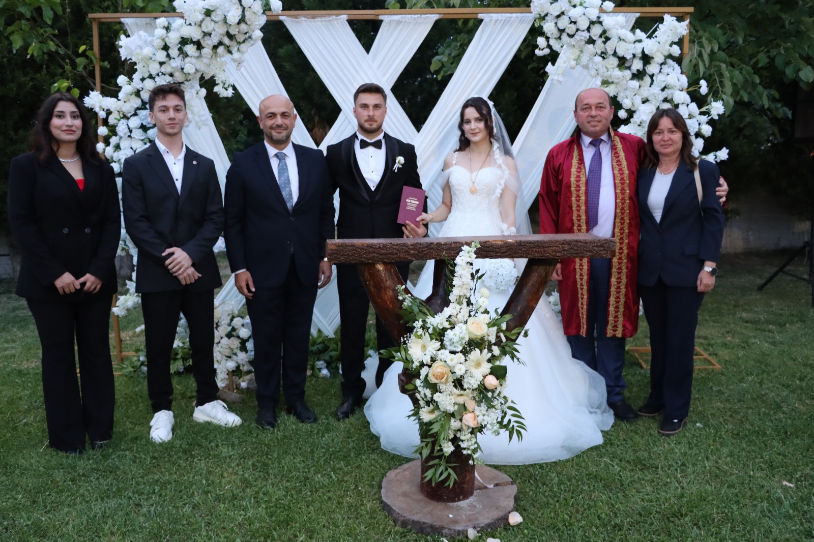 Ferizli’de Görkemli Düğün