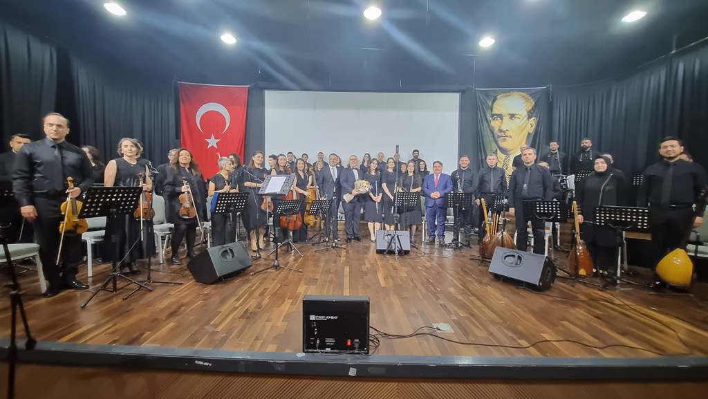 Öğretmenlerden muhteşem konser