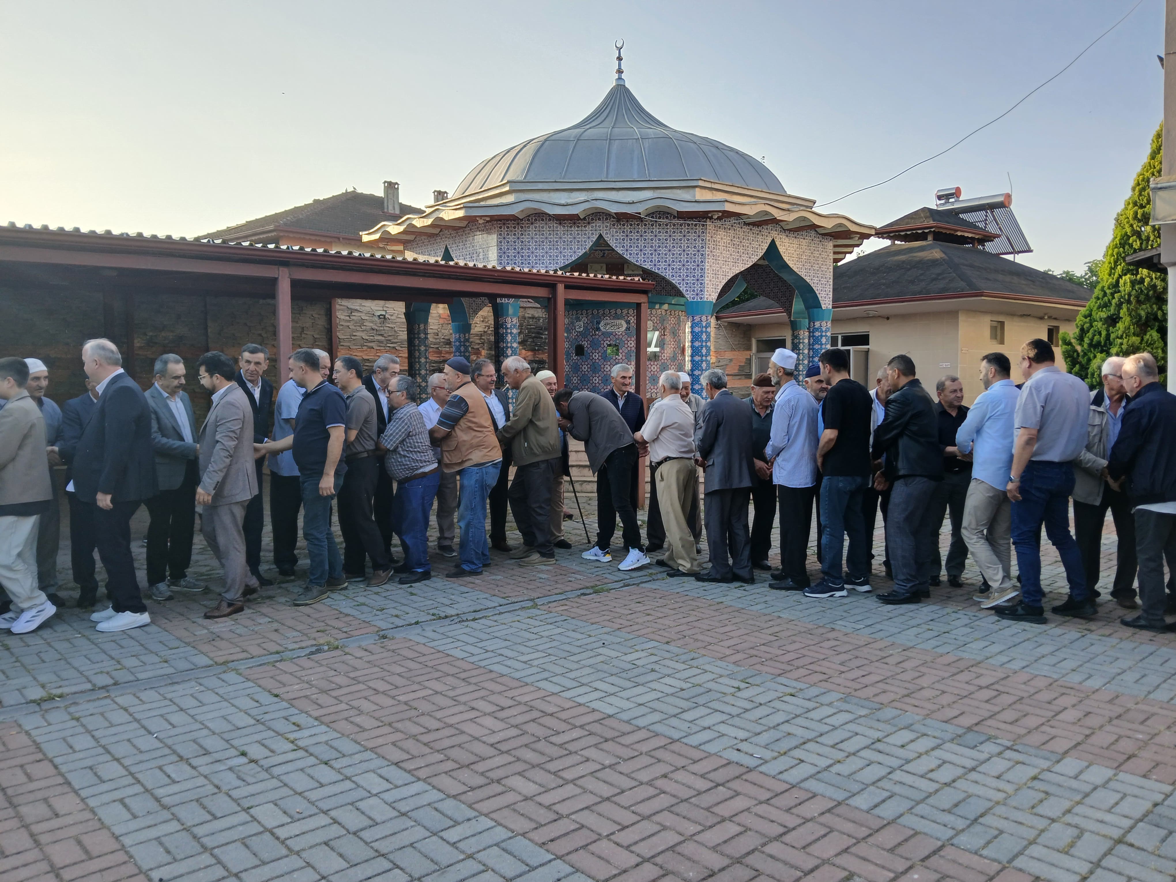 Budaklar’da toplu bayramlaşma geleneği sürdü