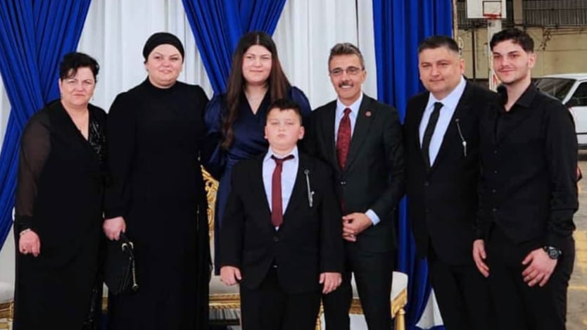 Görülmedik ailesinin sünnet mutluluğu