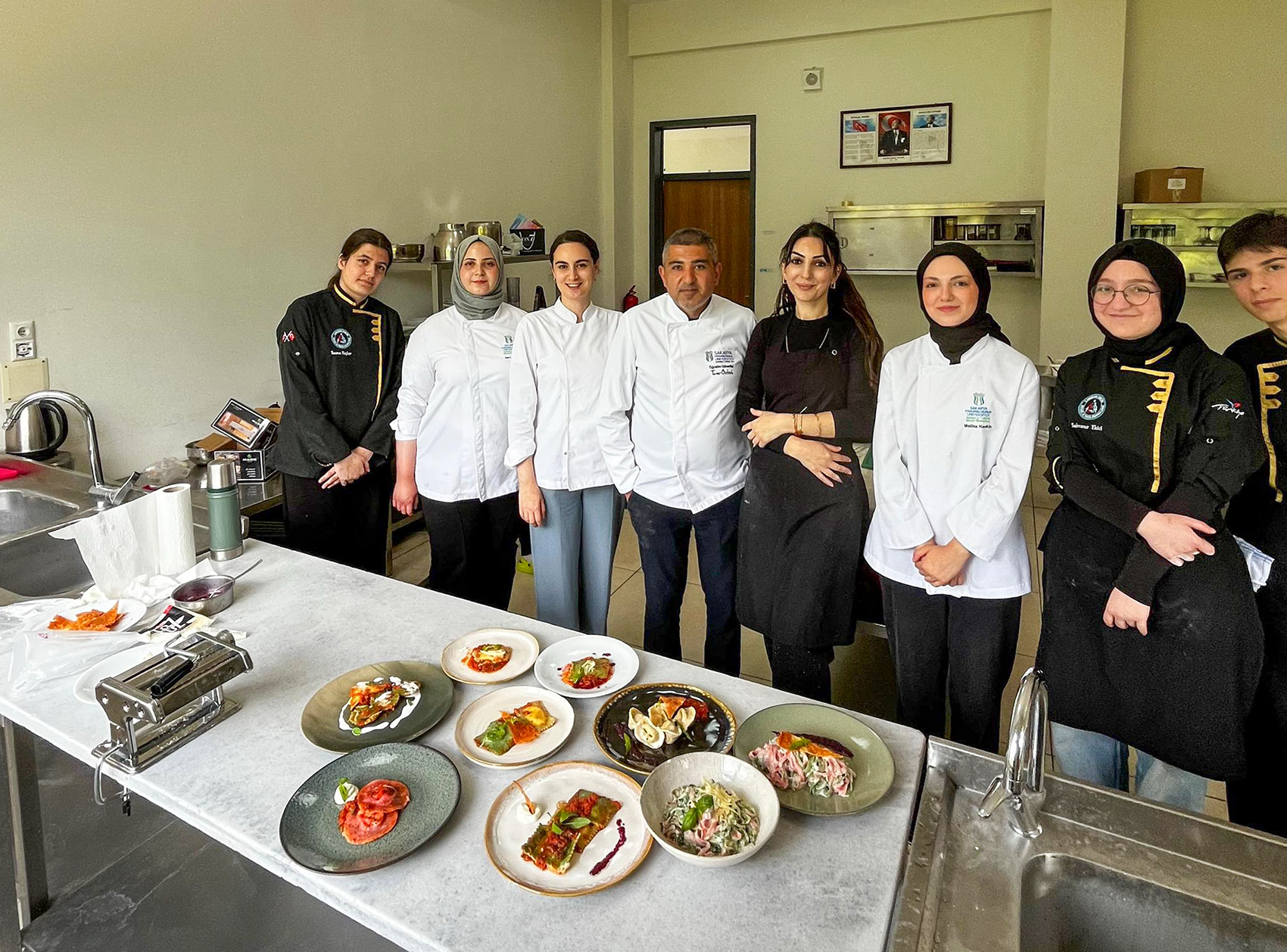 Lise öğrencilerine uygulamalı makarna eğitimi