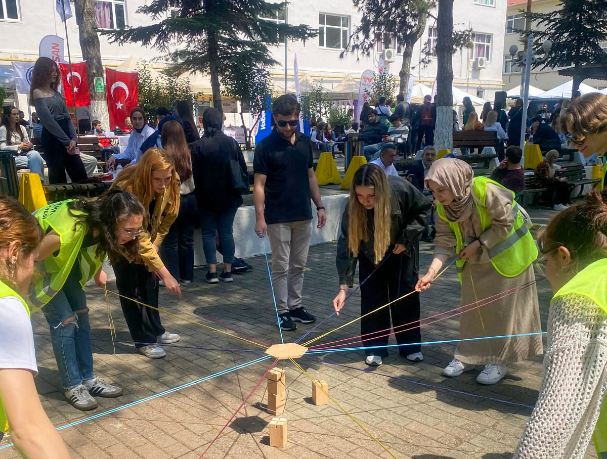 Hendek’te ‘Dijital Dönüşüm’ temalı Kariyer Zirvesi
