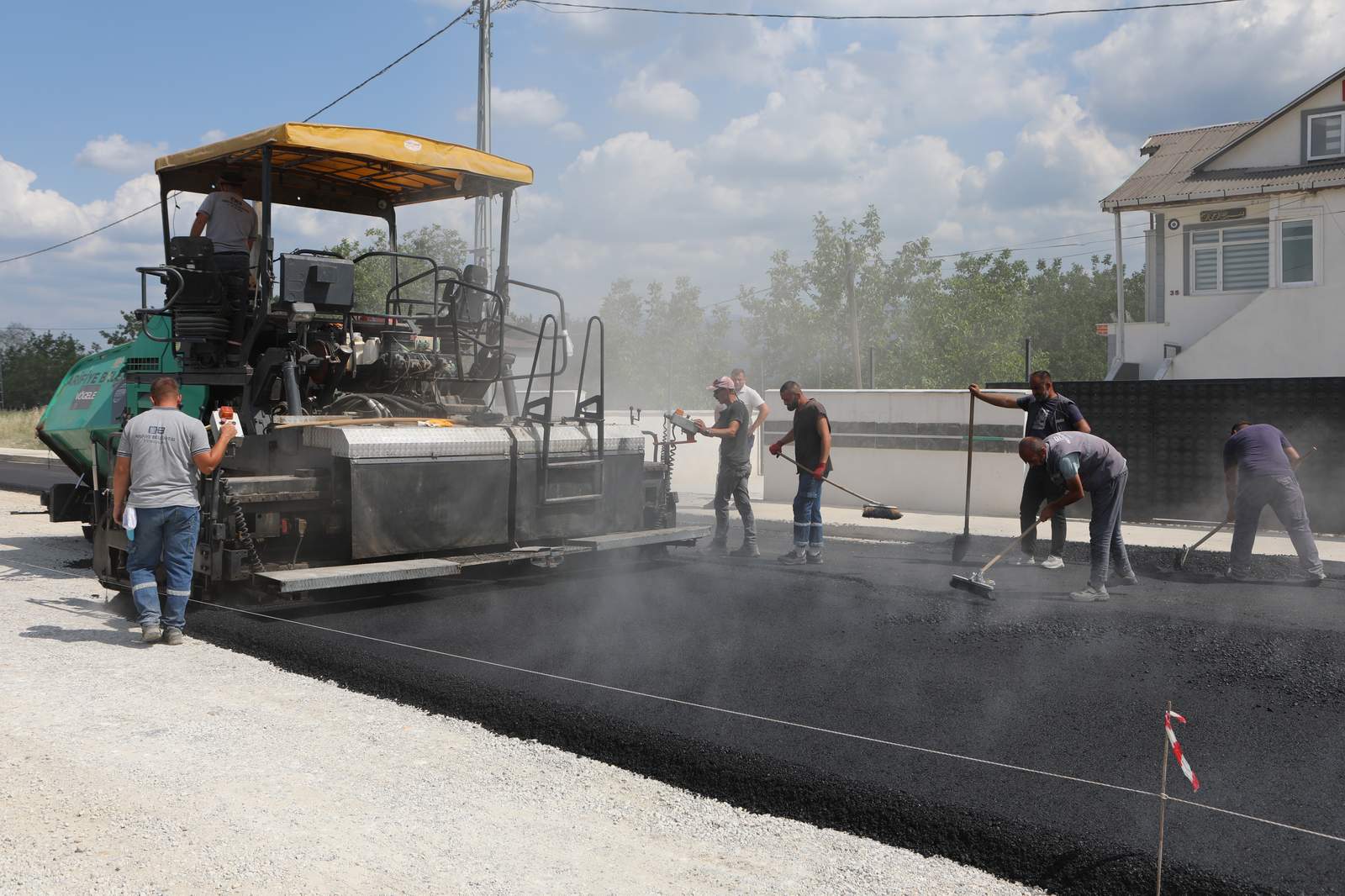 Arifiye Belediyesi Asfalt Sezonunu Başlattı