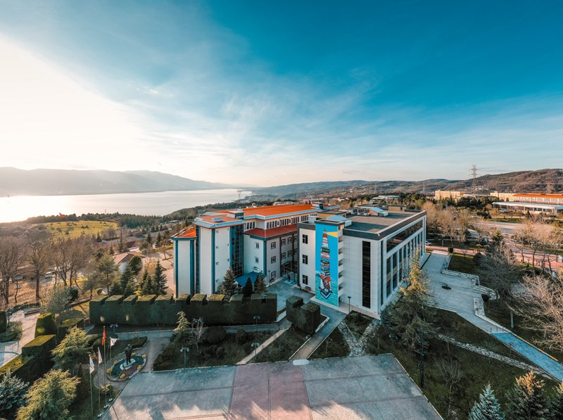 SAÜ Yerini Korumayı Başardı