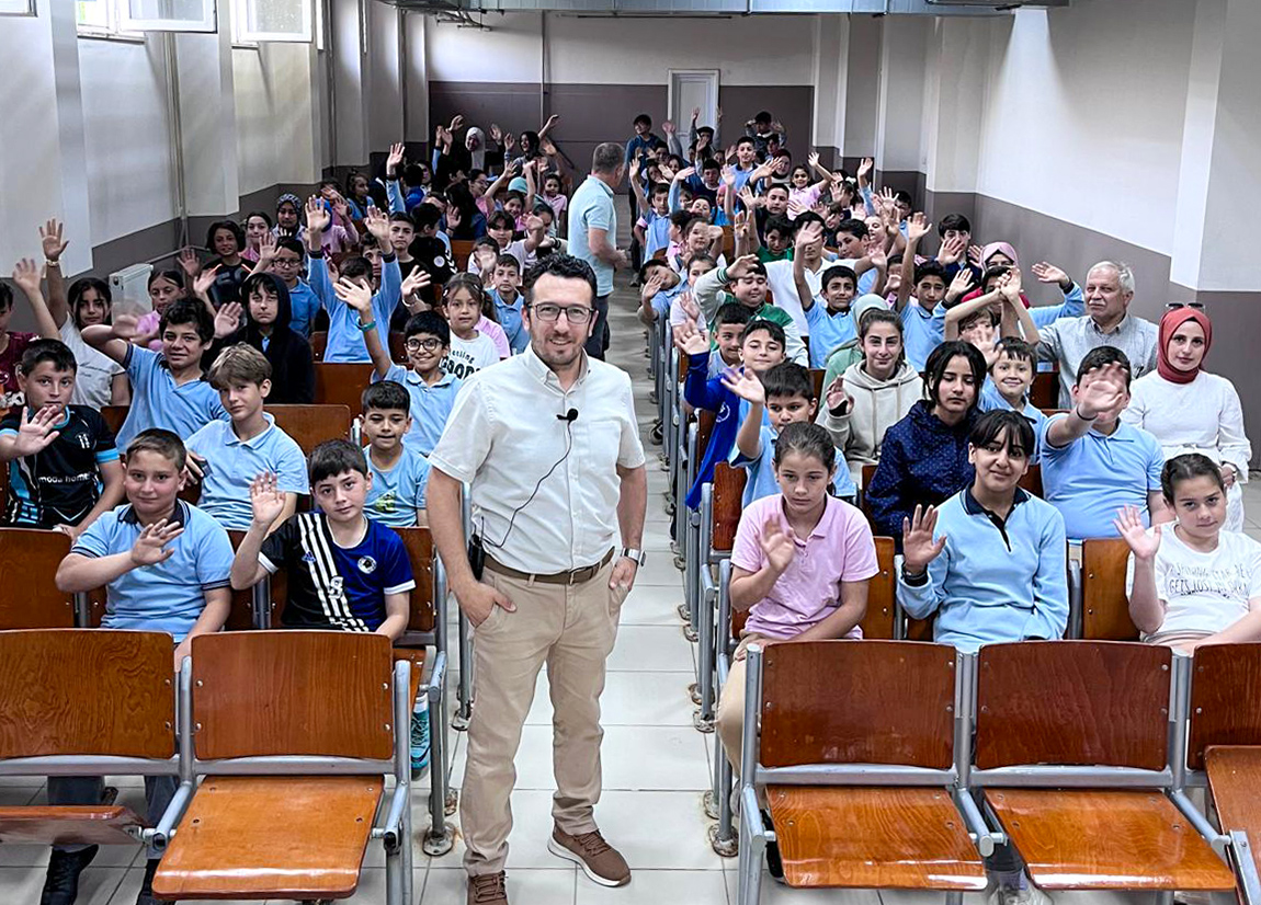 SUBÜ öğrencileri bilime teşvik ediyor