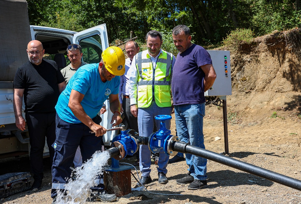 Hendek’in 3 mahallesinde su çalışması