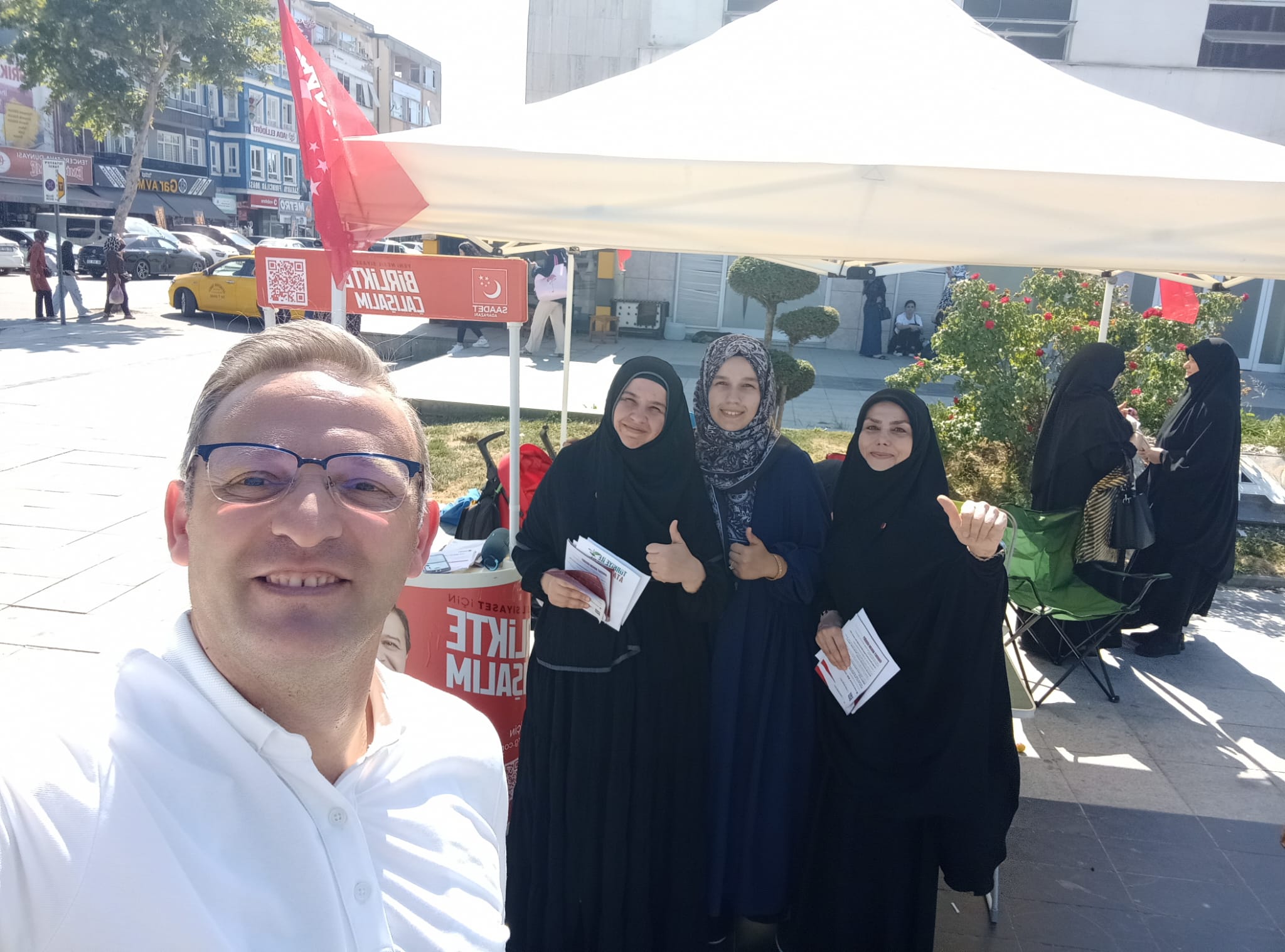 Saadet ‘Ata tohumu’ dağıtıyor
