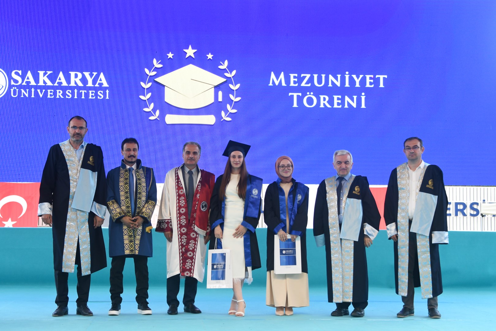 Eğitim Fakültesi öğretmenlerini uğurladı