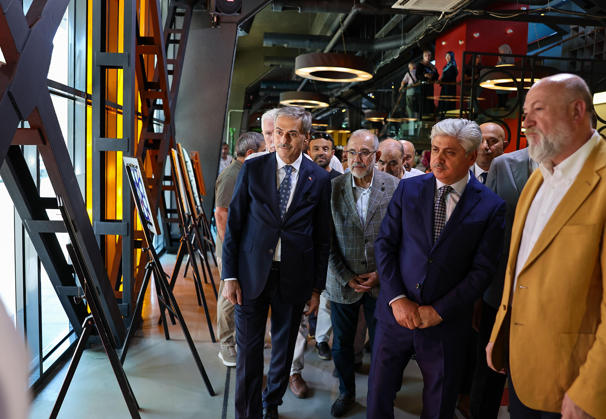 Büyükşehir’in sanatçılarından şölen gibi sergi