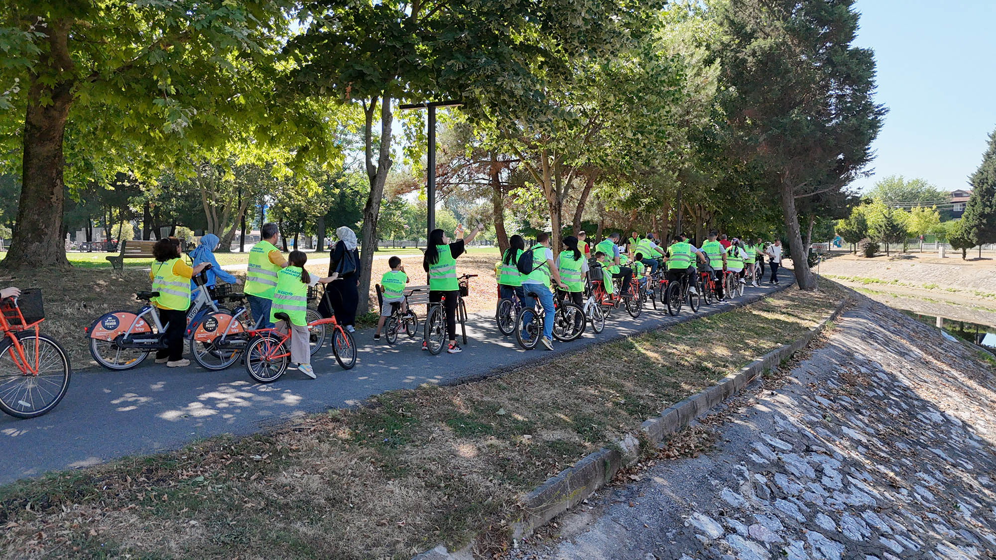 Aileler birlikte pedal çevirdi