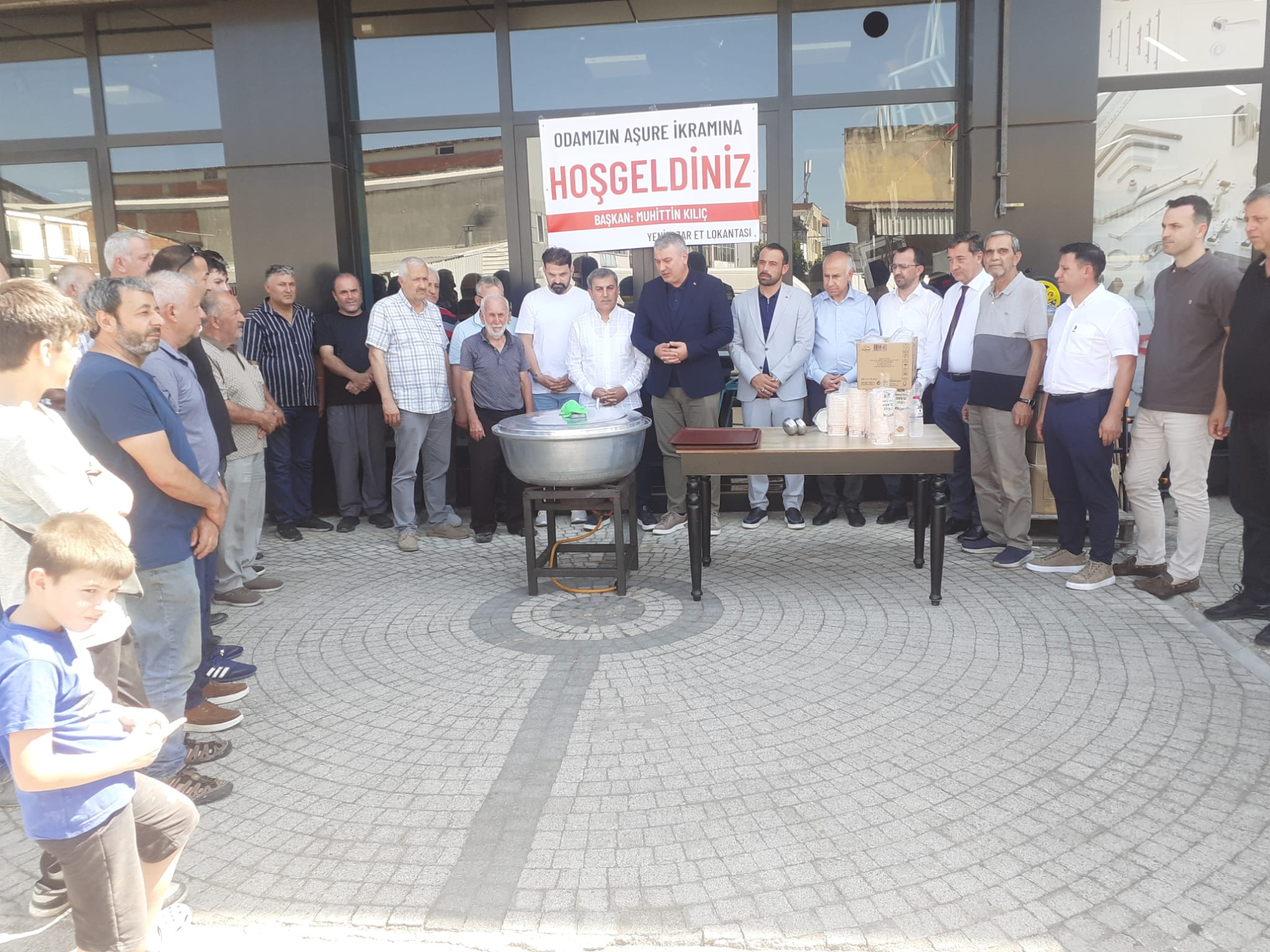 Esnaf Odasından aşure ikramı