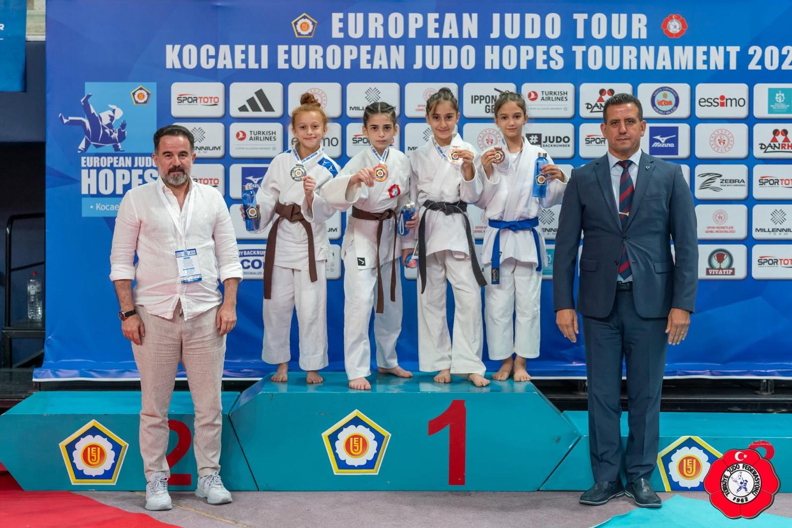 Sakaryalı sporcular gururlandırıyor