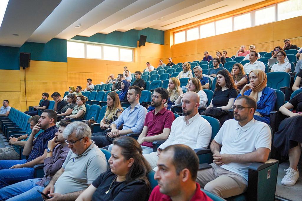 SAÜ'de deneyimler paylaşıldı